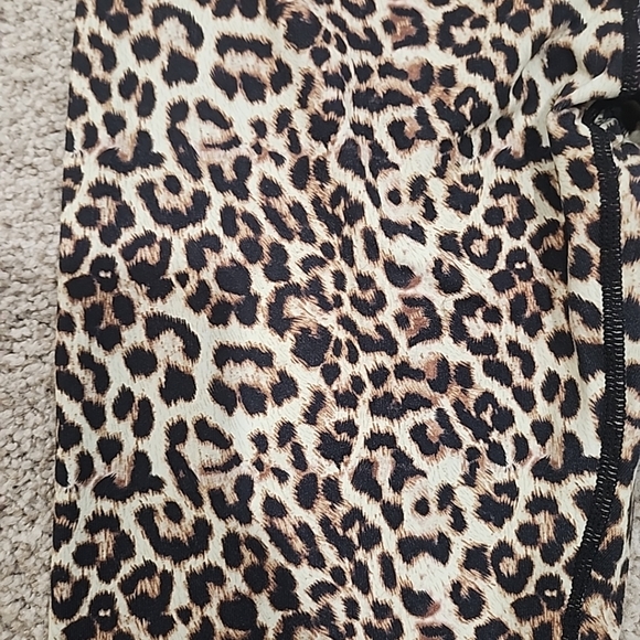 Zyia size 12 leopard print active leggings - Picture 2 of 7